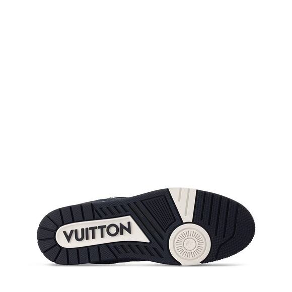 1AHT43
LV Trainer Sneaker Size 090 - Picture 2 of 4
